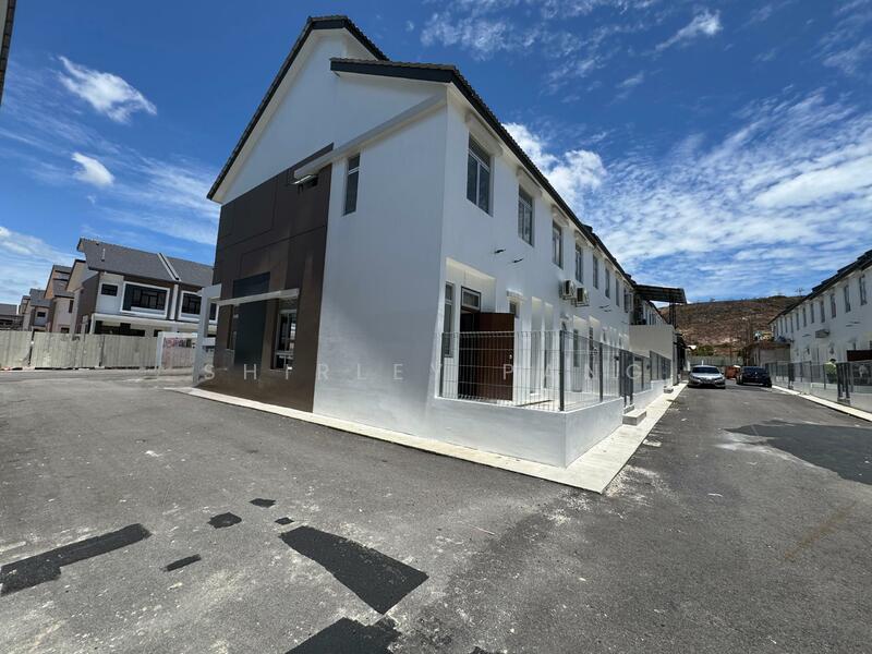 For Sale - The Grove Pine 2