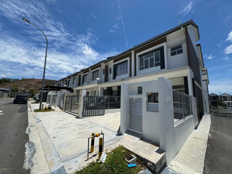 For Sale - The Grove Pine 2