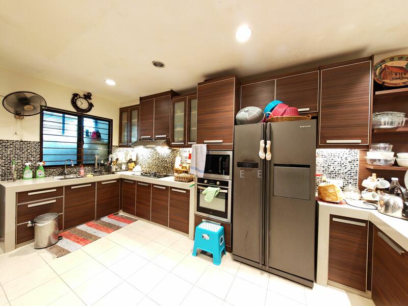 For Sale - 2.5-storey Terraced House at Taman Dagang Permai