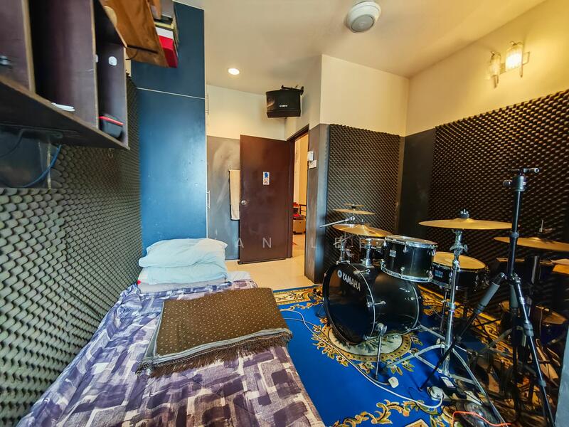 For Sale - 2.5-storey Terraced House at Taman Dagang Permai