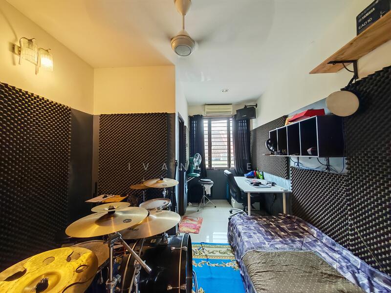 For Sale - 2.5-storey Terraced House at Taman Dagang Permai