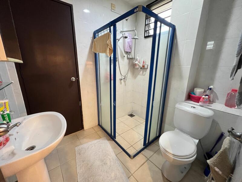 For Sale - 2.5-storey Terraced House at Taman Dagang Permai