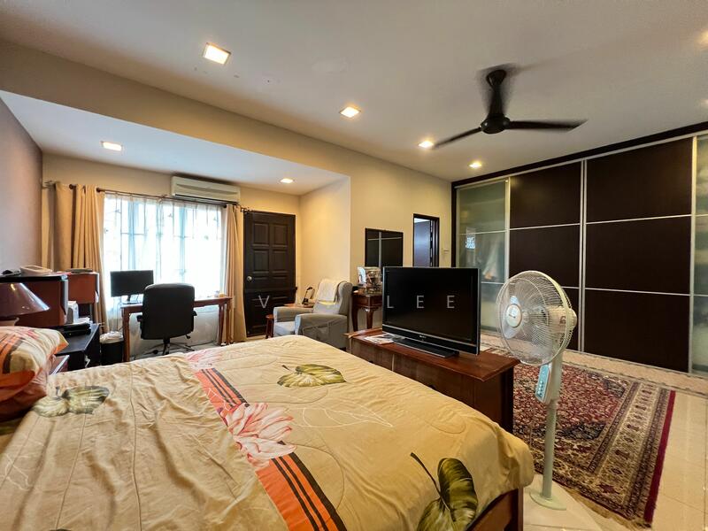 For Sale - 2.5-storey Terraced House at Taman Dagang Permai