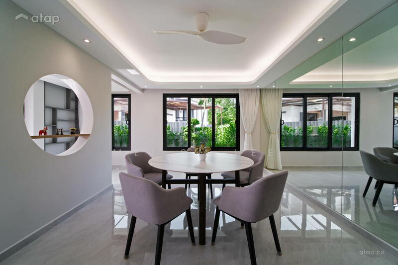 Twin Palms, Sungai Long Dining Room