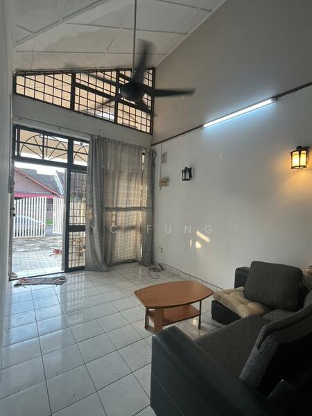 Untuk Disewa - Taman Molek