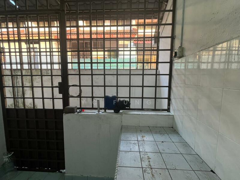 Untuk Disewa - Taman Molek
