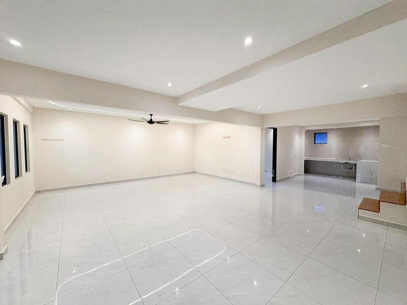 Untuk Dijual - Ultra Big CORNER Double Storey Low Cost @ Jalan Harmoni 4/24, Taman Desa Harmoni, Johor. Near Molek