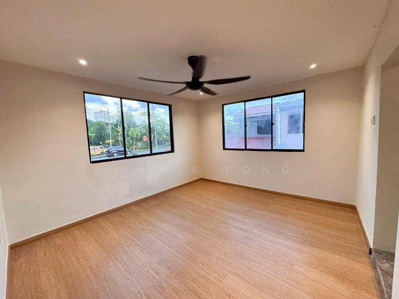 Untuk Dijual - Ultra Big CORNER Double Storey Low Cost @ Jalan Harmoni 4/24, Taman Desa Harmoni, Johor. Near Molek