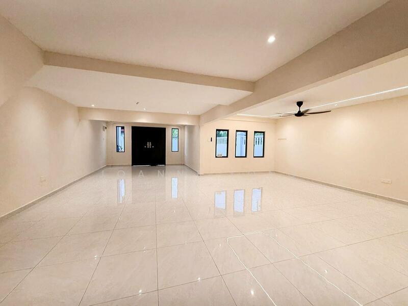 Untuk Dijual - Ultra Big CORNER Double Storey Low Cost @ Jalan Harmoni 4/24, Taman Desa Harmoni, Johor. Near Molek