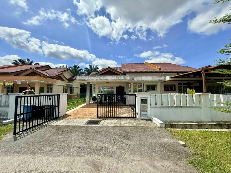For Sale - Semi-Detached House at Telok Panglima Garang