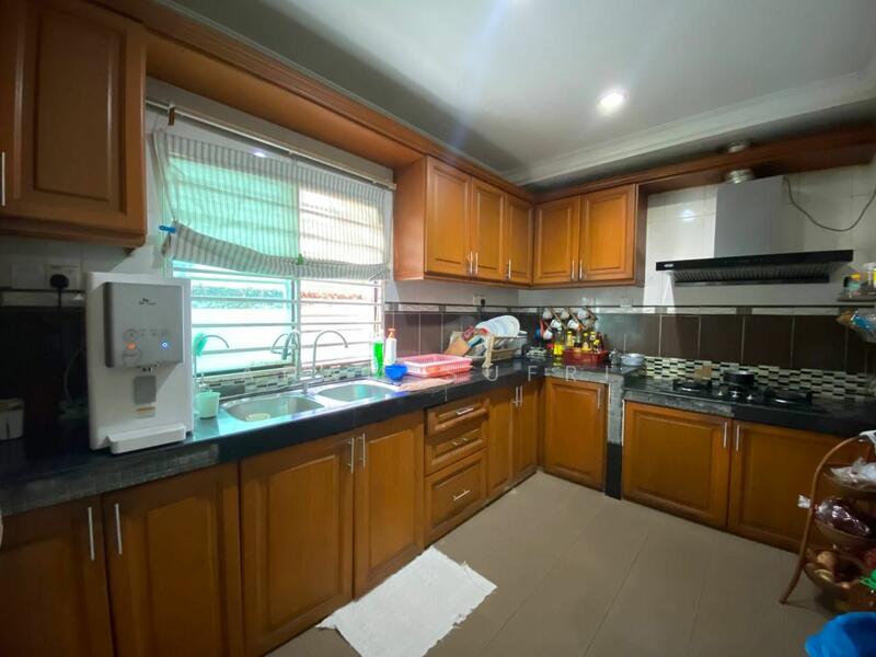 Untuk Dijual - Semi-Detached House at Seksyen 9