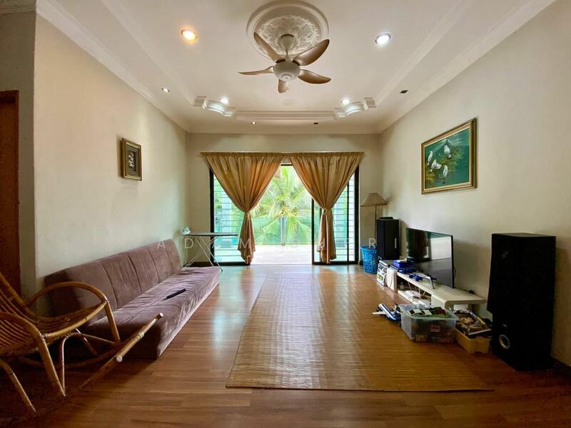 Untuk Dijual - Semi-Detached House at Seksyen 9