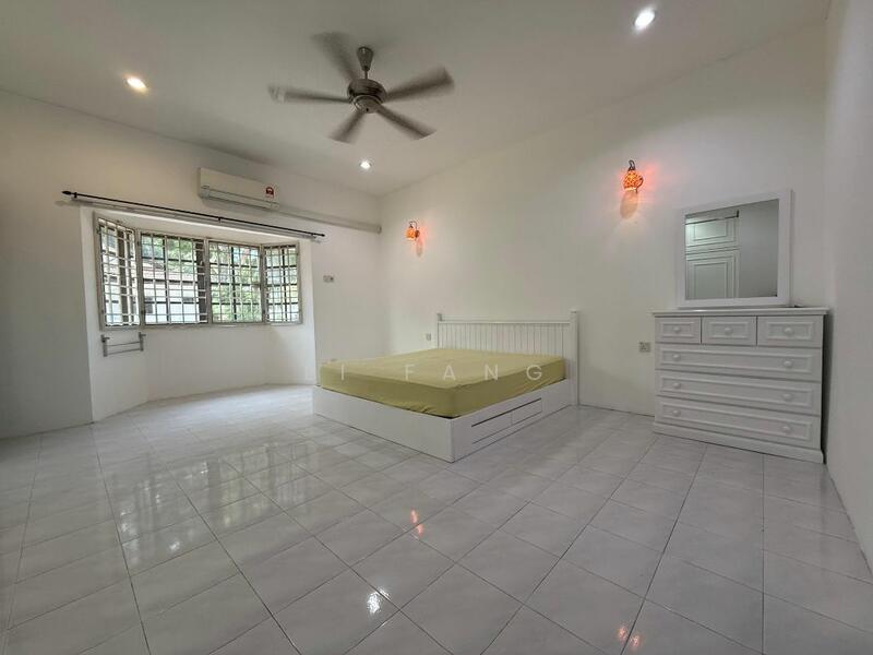2-storey Terraced House for Sale in Teluk Kumbar (Penang) - Li Fang - PropertyGuru.com.my