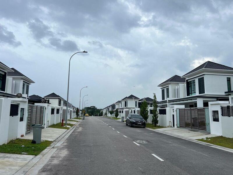Untuk Dijual - Setia Tropika Setias Tropikas