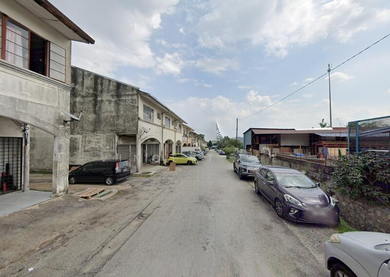 For Sale - 2sty Shop Lot for Sale at Kawasan Perindustrian Balakong