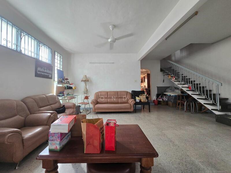 Untuk Dijual - 2-storey Terrace House at Damansara Kim