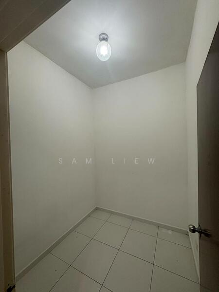 For Rent - Sky Gardens Residences