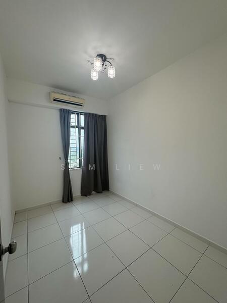 For Rent - Sky Gardens Residences