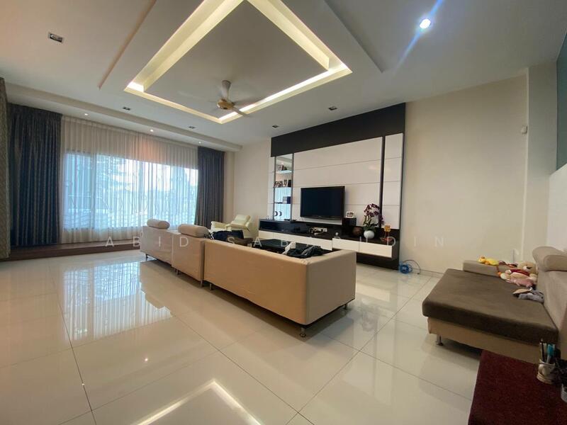 Untuk Disewa - Renovated 2.5 Storey Semi-D @ Jalan H, Taman Melawati