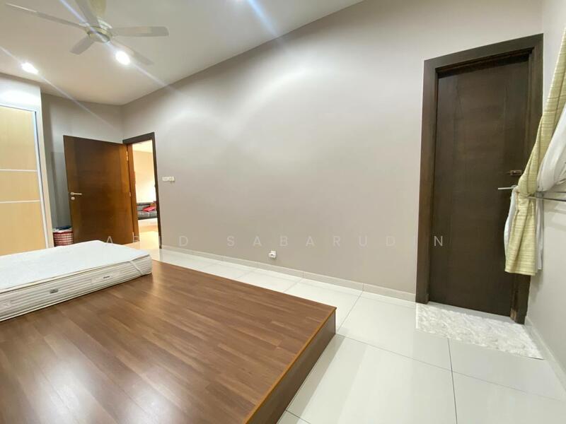 Untuk Disewa - Renovated 2.5 Storey Semi-D @ Jalan H, Taman Melawati