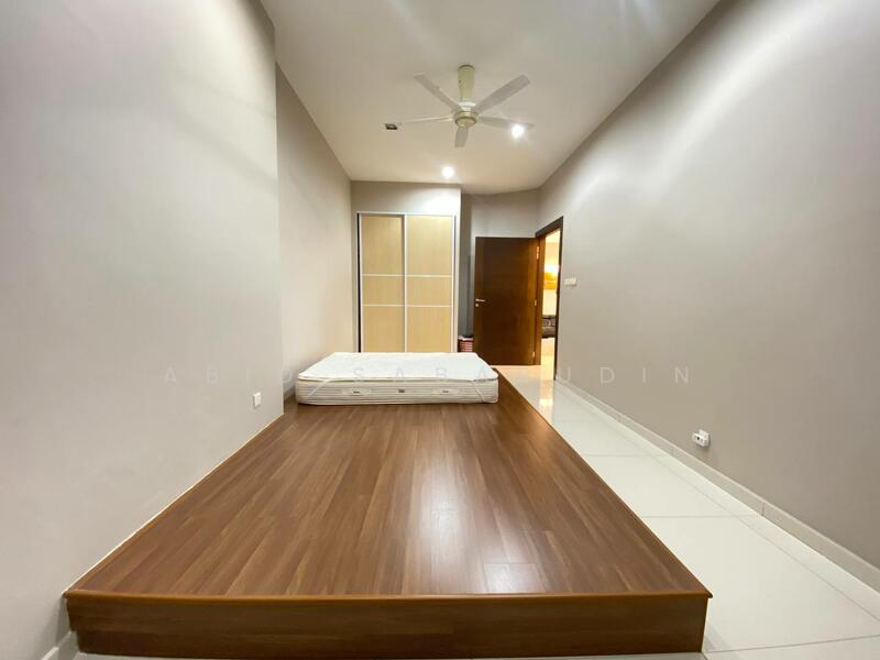 Untuk Disewa - Renovated 2.5 Storey Semi-D @ Jalan H, Taman Melawati