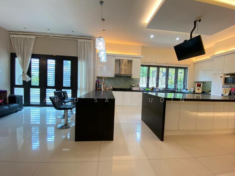 Untuk Disewa - Renovated 2.5 Storey Semi-D @ Jalan H, Taman Melawati