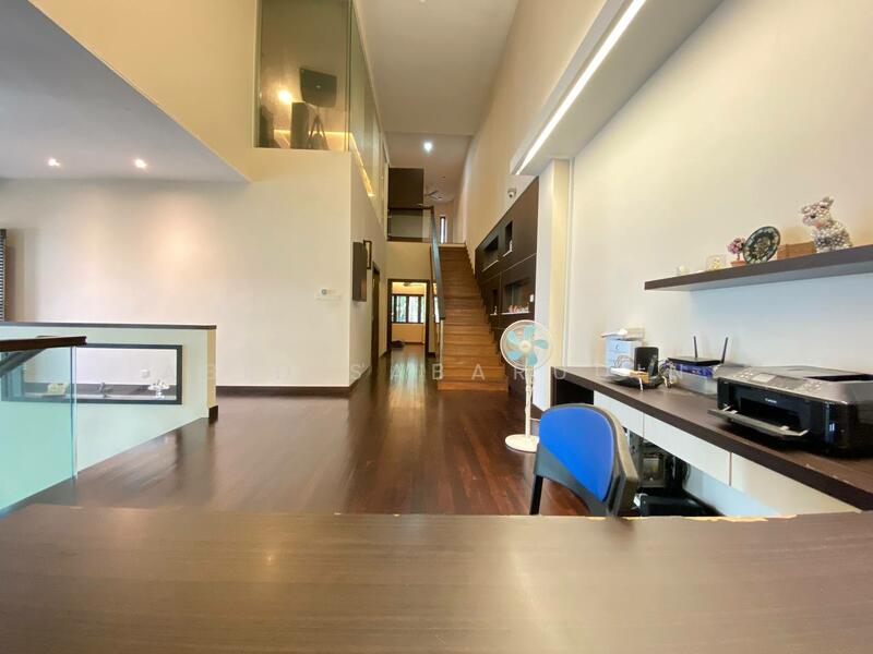 Untuk Disewa - Renovated 2.5 Storey Semi-D @ Jalan H, Taman Melawati