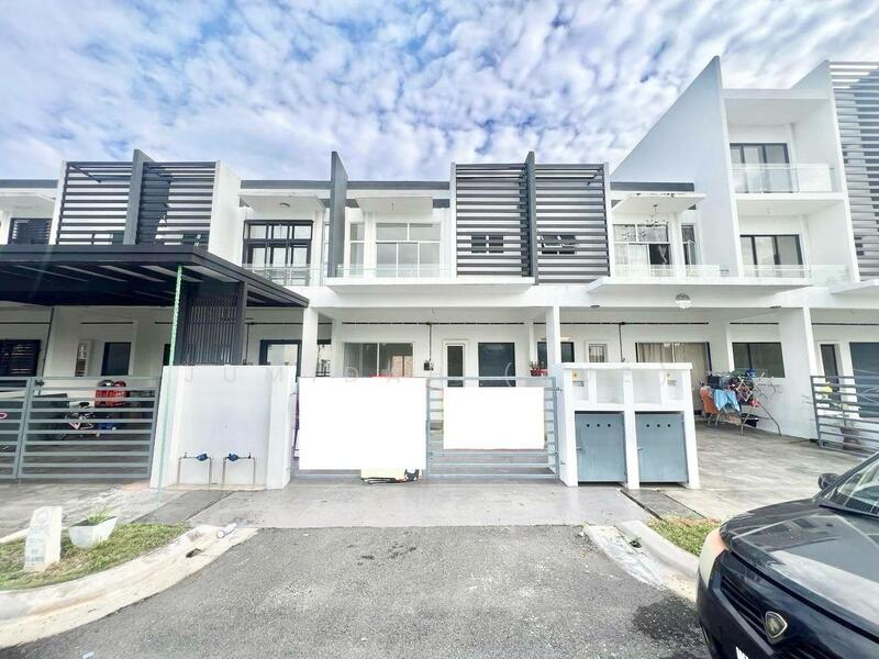 Facing Playground Double Storey, Taman Anugerah @ Sepang