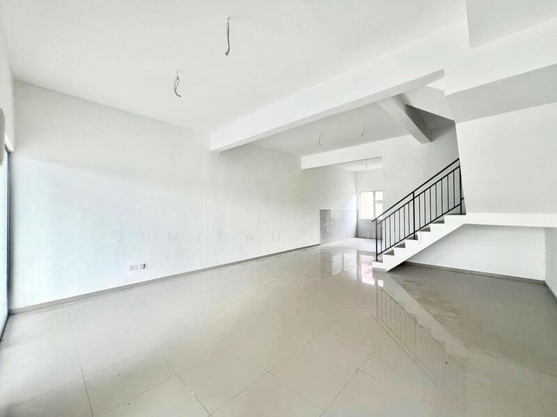 Facing Playground Double Storey, Taman Anugerah @ Sepang