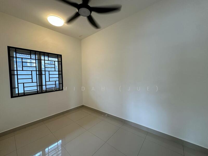Renovated Corner Lot Single Storey Albury 1 Mahkota Hills Bdr Tasik Senangin, Negeri Sembilan.