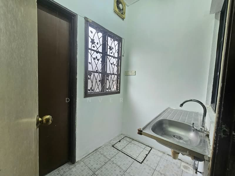 2-storey Terraced House for Sale in Batu 9 (Cheras) - Denver Sin - Kitchen - PropertyGuru.com.my