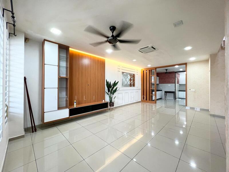Untuk Dijual - Decora Setia Utama 2, Setia Alam Three Storey Terrace House For Sale Facing Open