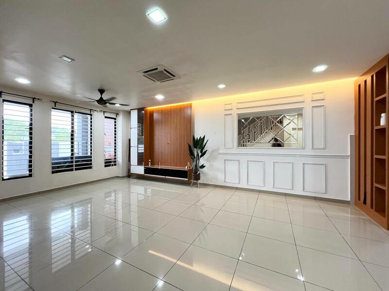 Untuk Dijual - Decora Setia Utama 2, Setia Alam Three Storey Terrace House For Sale Facing Open