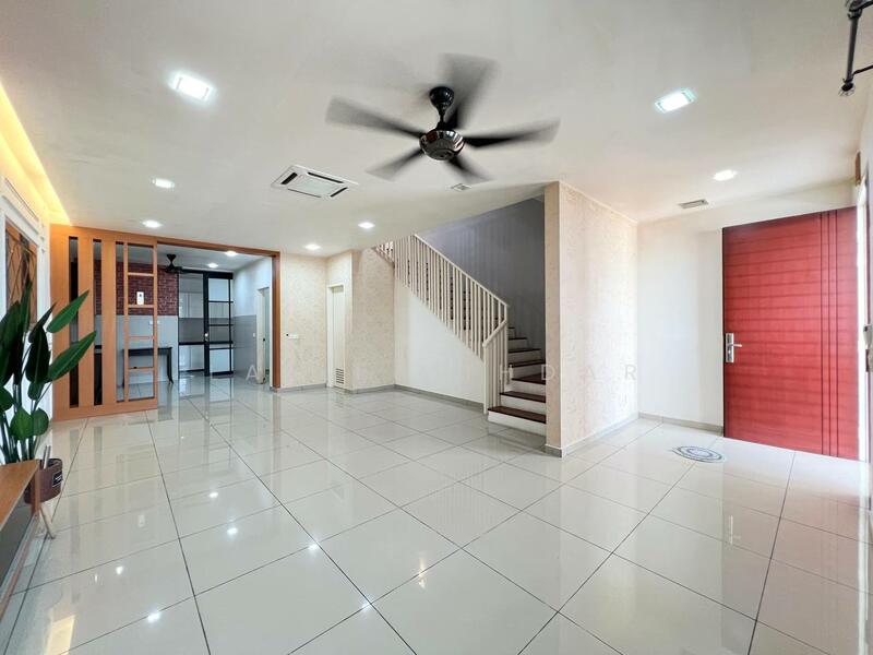Untuk Dijual - Decora Setia Utama 2, Setia Alam Three Storey Terrace House For Sale Facing Open