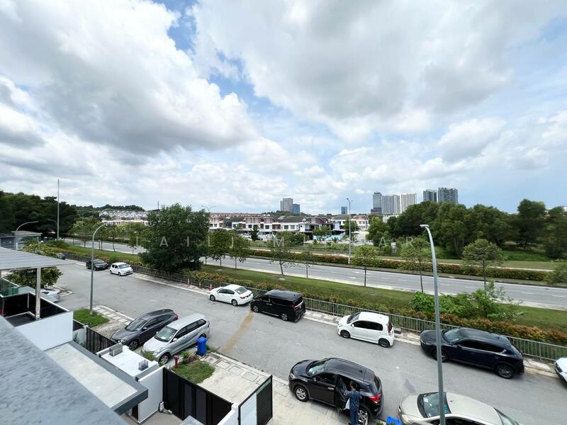 Untuk Dijual - Decora Setia Utama 2, Setia Alam Three Storey Terrace House For Sale Facing Open