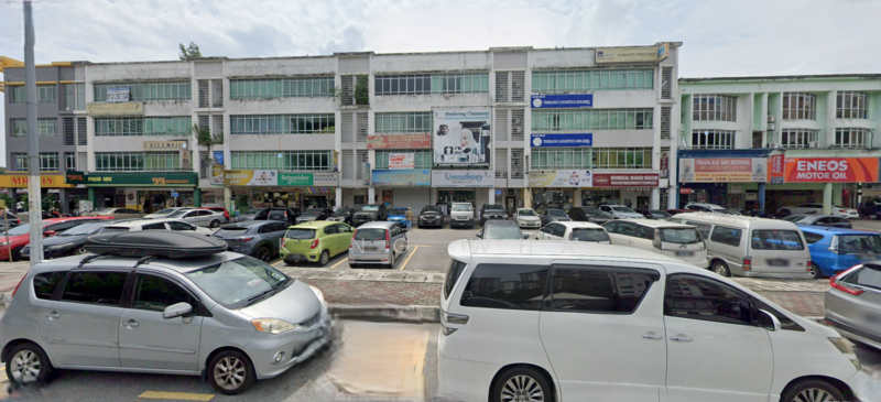 For Sale - Medan Idaman Business Centre . 3.5 sty shoplot . 24x70