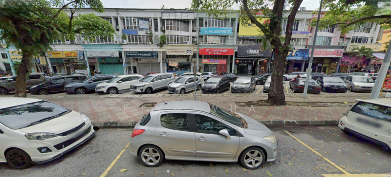 For Sale - Medan Idaman Business Centre . 3.5 sty shoplot . 24x70