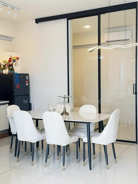 For Rent - Emerald 9