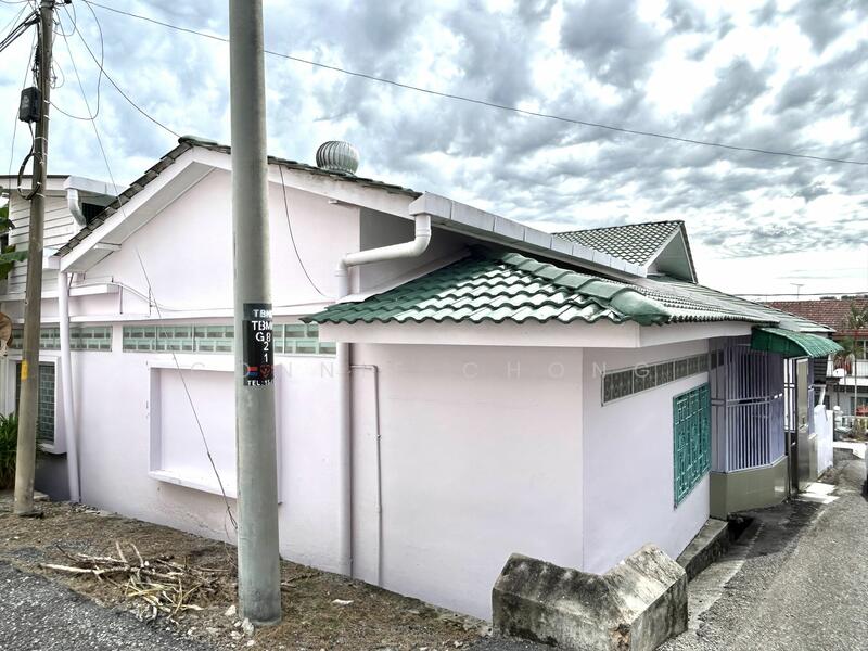 Untuk Dijual - 1.5-storey Terraced House at Taman Bukit Markisa