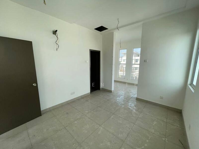 Untuk Dijual - [38x80] 3 Storey Semi D House, Regency Parc, Saujana Rawang