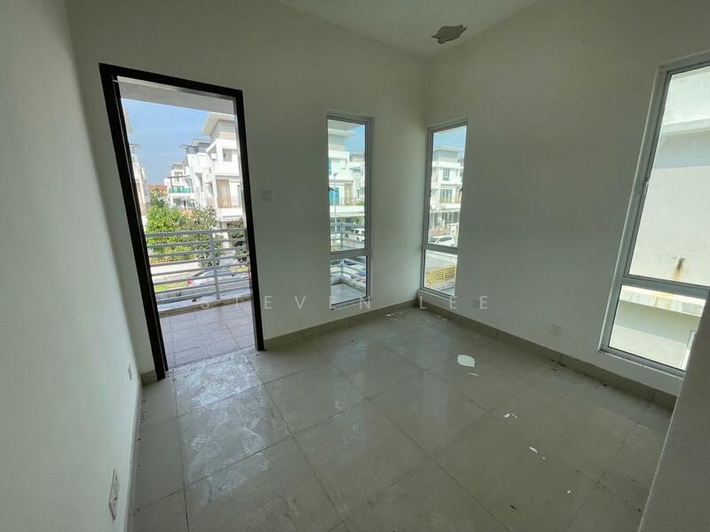 Untuk Dijual - [38x80] 3 Storey Semi D House, Regency Parc, Saujana Rawang