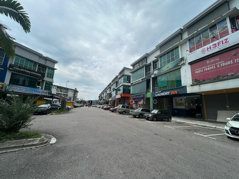 For Sale - Jalan Dataran Larkin,Taman dataran Larkin,22x70,3 storey shoplot