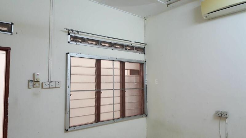 For Sale - 1-storey Terraced House at Seksyen 19