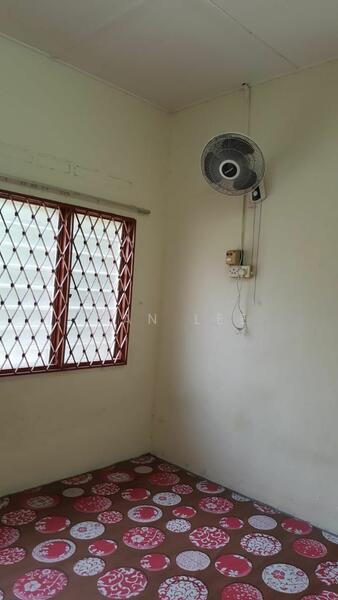 For Sale - 1-storey Terraced House at Seksyen 19