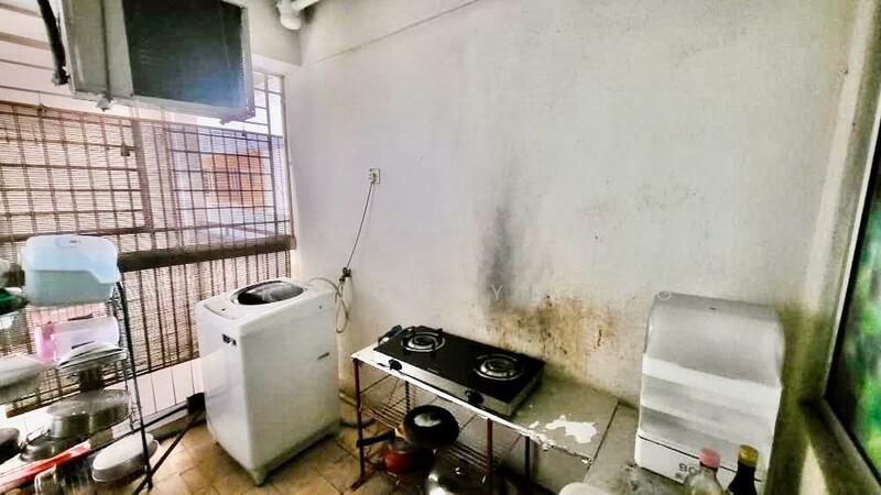 For Rent - Koi Tropika