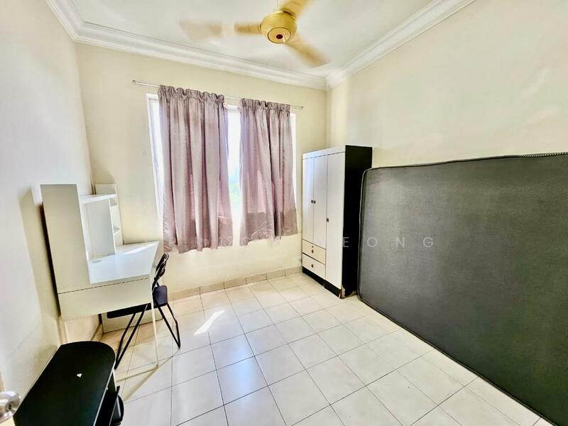 For Rent - Koi Tropika