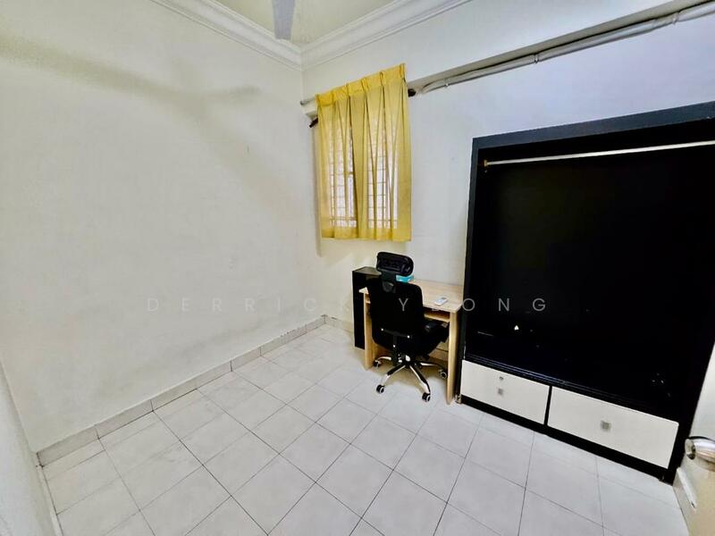 For Rent - Koi Tropika