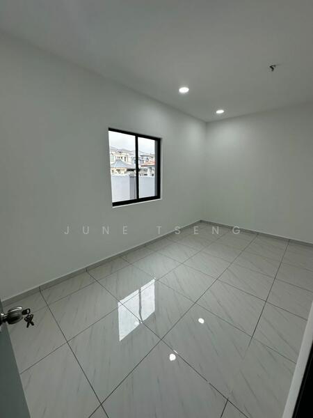 For Sale - BUKIT INDAH BANDAR NUSAJAYA
