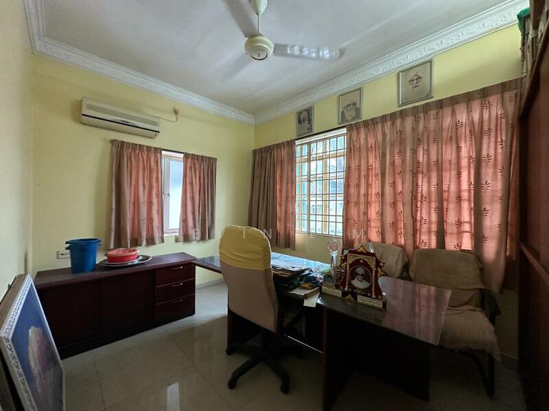 For Sale - 3.5 Storey Shoplot 2421 sf Sale Main Road Burma Pulau Tikus