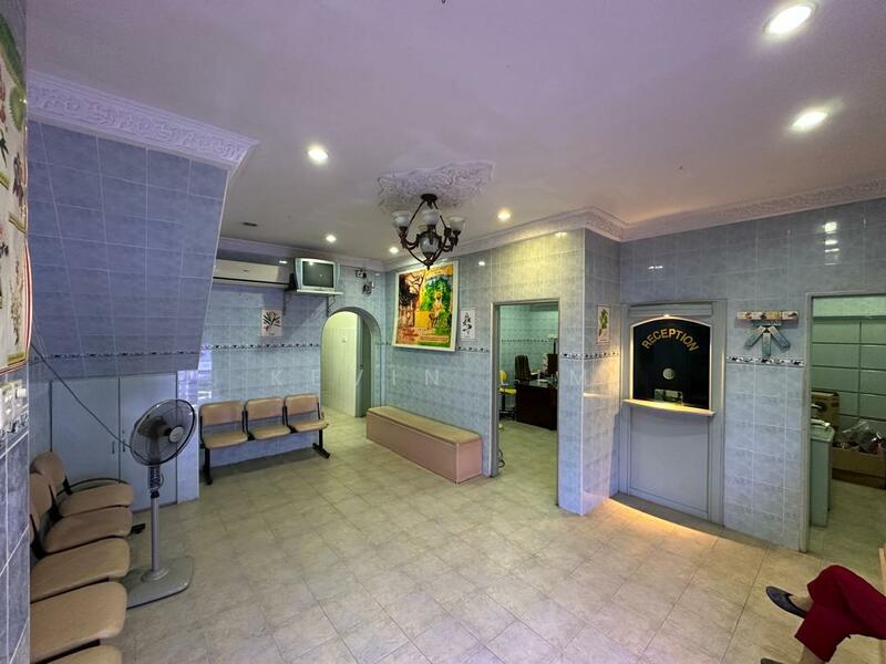 For Sale - 3.5 Storey Shoplot 2421 sf Sale Main Road Burma Pulau Tikus